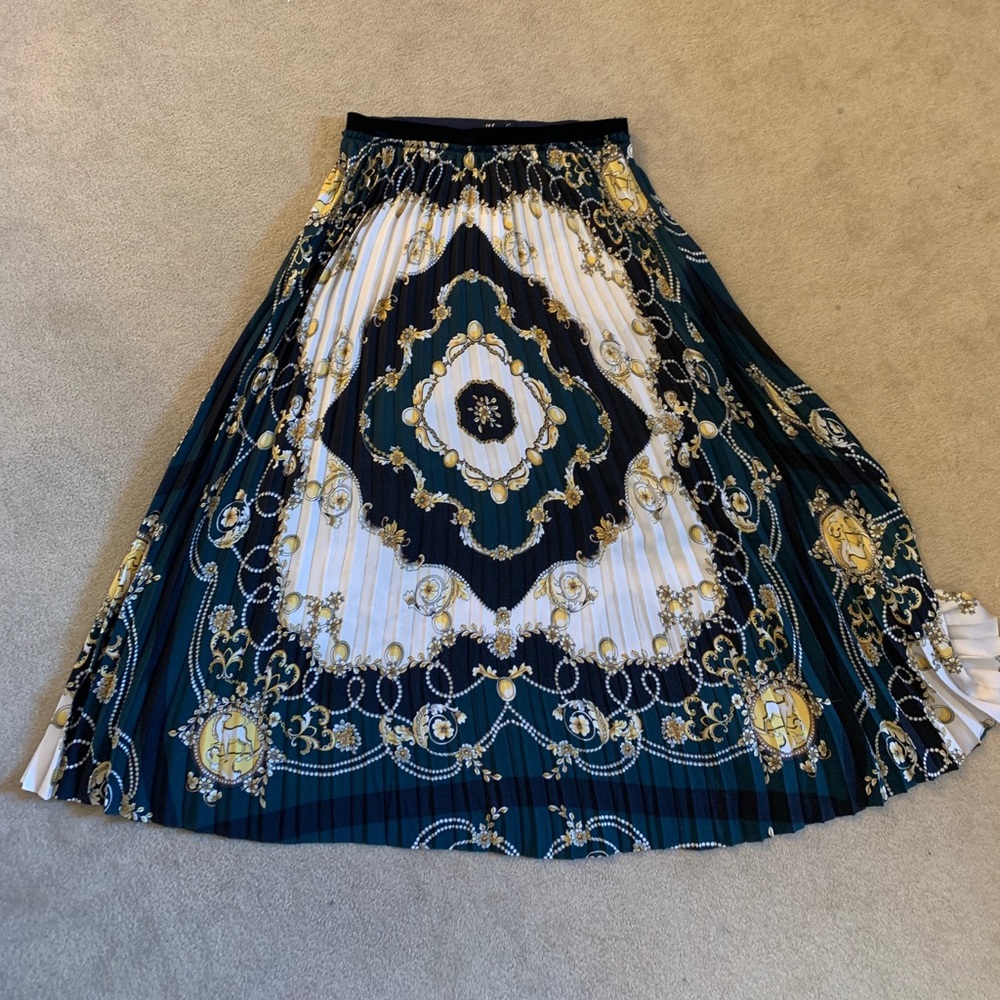 NEW luxe Zara TRF midi pleated skirt